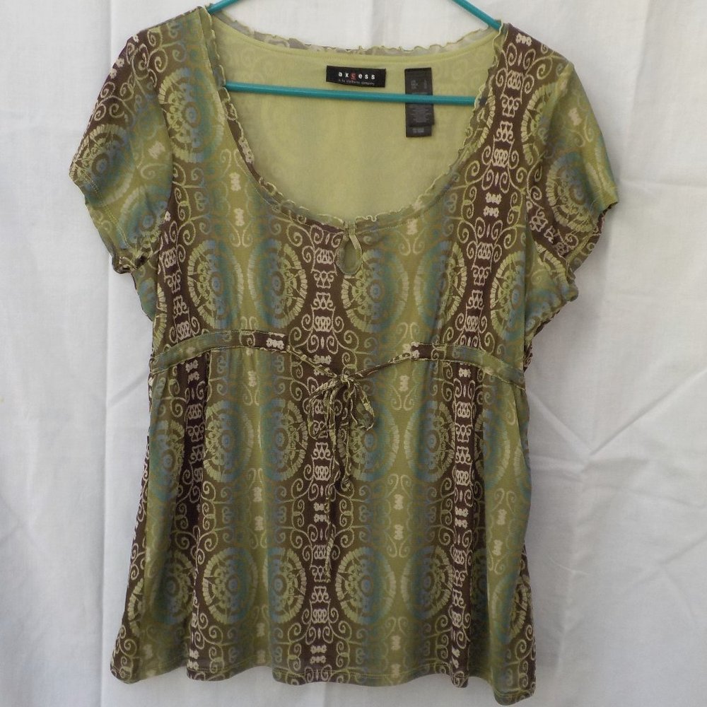 Axcess by Liz - Lightweight Top in Greens SZ LG